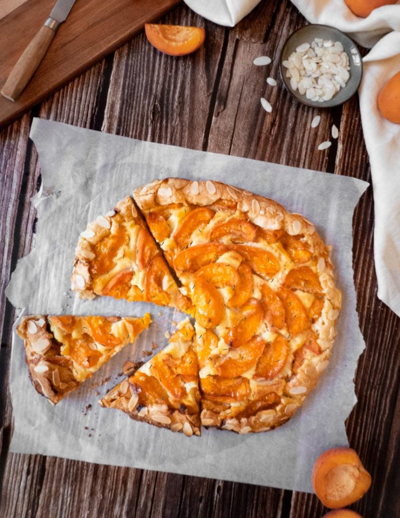 Tarte Rustique Aux Abricots Amandes Et Romarin J Ai Si Faim