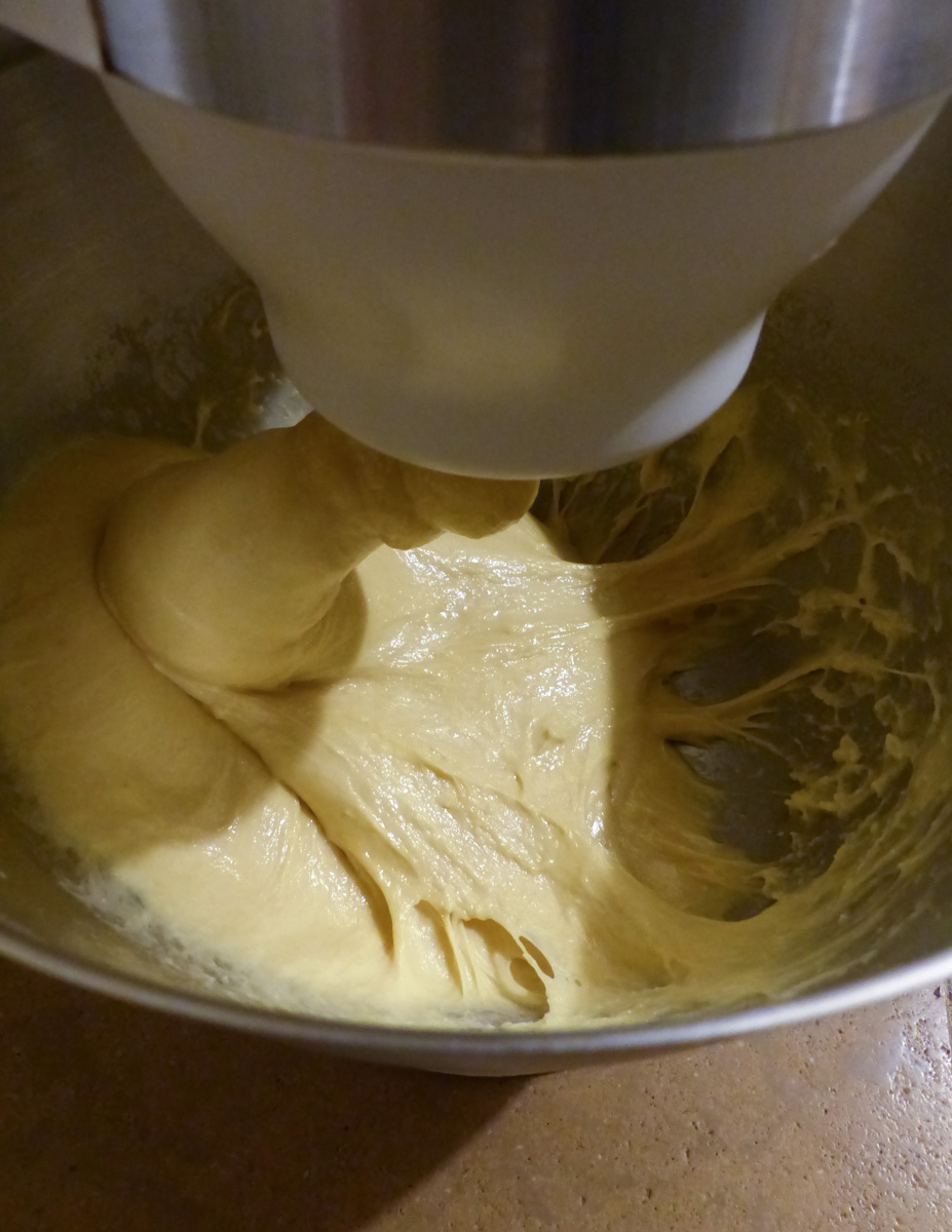pétrissage pâte à babka