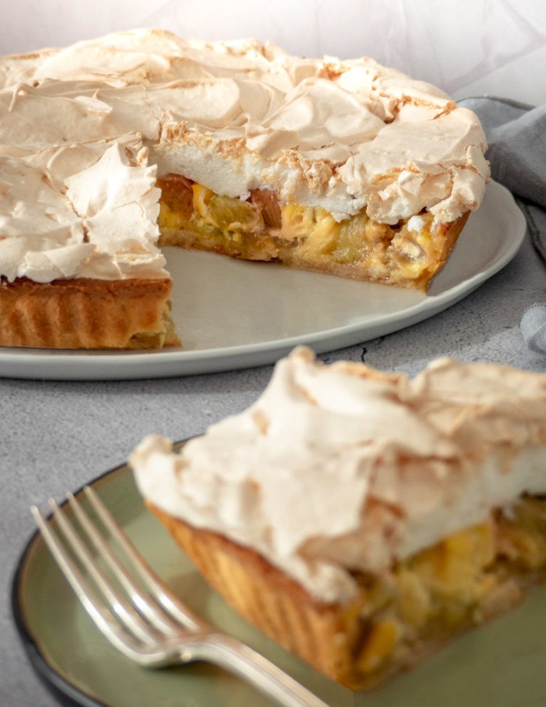 Tarte à La Rhubarbe Meringuée Les Carnets De Julie